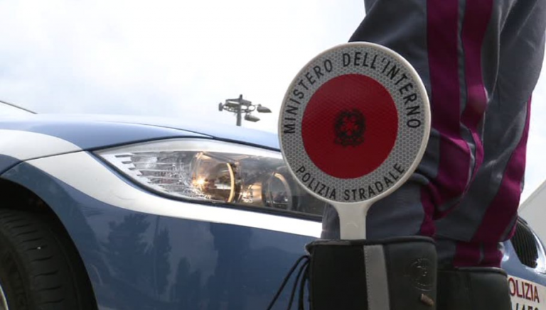 Palermo, sorpresi durante il sesso in auto.10mila euro di multa Palermo