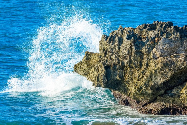 Spiagge rocciose in Italia: le più belle da visitare Spiagge rocciose in Italia: le più belle da visitare