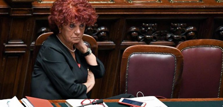 Scuola1 La titolare del dicastero