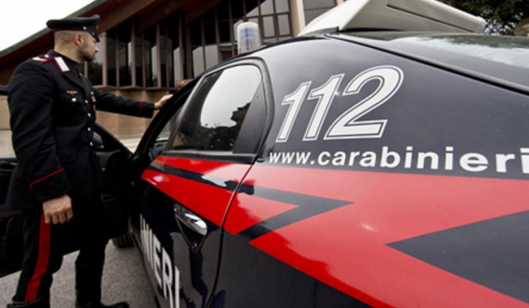 Mafia, moglie del boss ha una relazione con affiliato clan rivale: sparatoria in strada Mafia