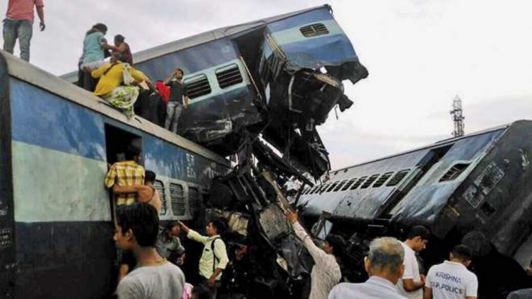treno deraglia