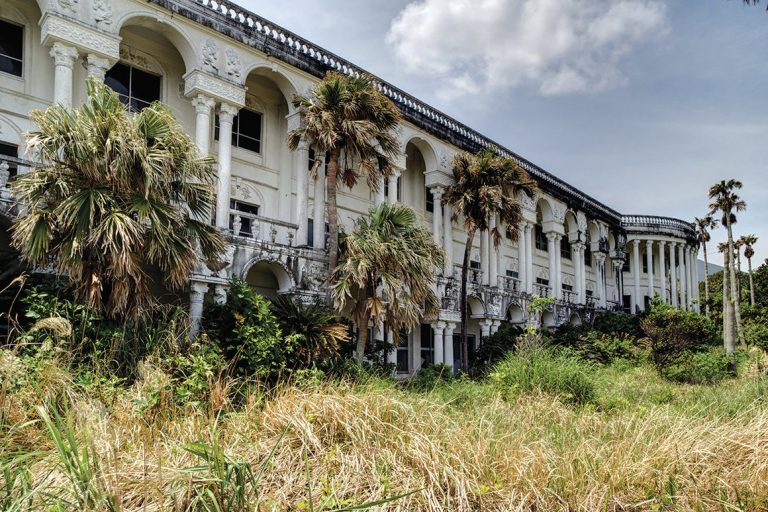 Hotel abbandonati in Giappone: le foto malinconiche di Shane Thoms