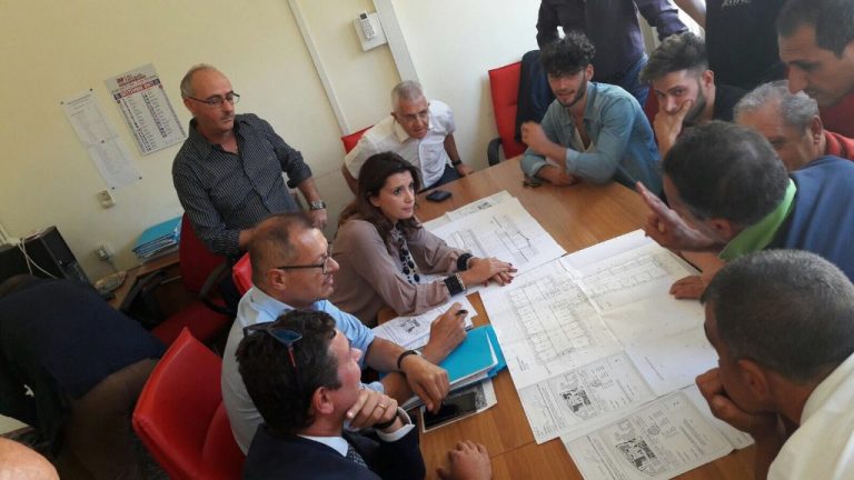Image1443805476 L'assessore presenta il progetto del nuovo mercato ai commercianti di via Nizza