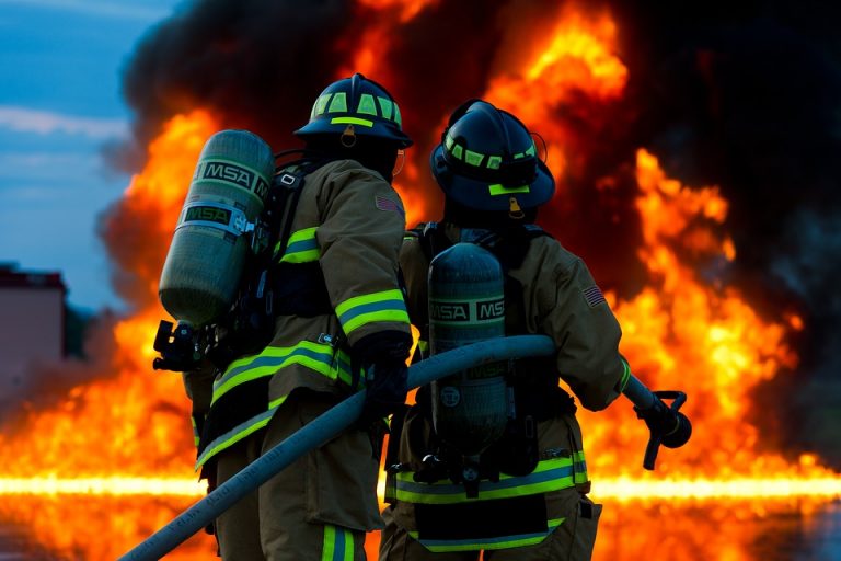 VIGILI DEL FUOCO. VIGILI DEL FUOCO.