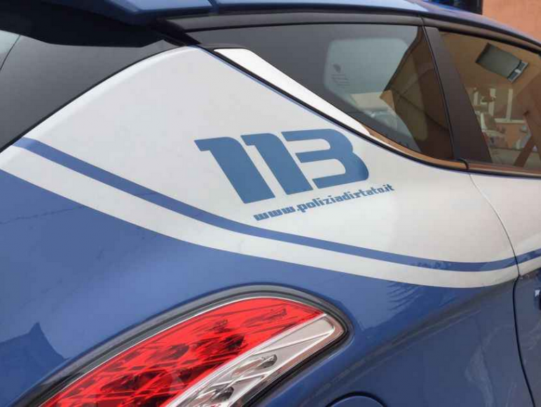 Napoli, trovato cadavere in un appartamento: possibile suicidio trovato cadavere