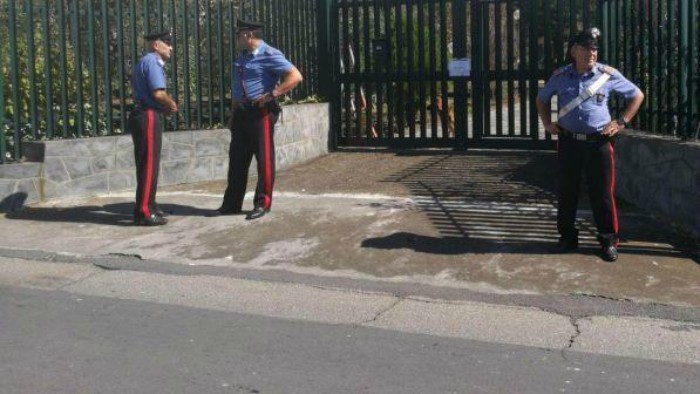 Sotto effetto di droga, investe due ragazzini 32enne rischia il linciaggio droga