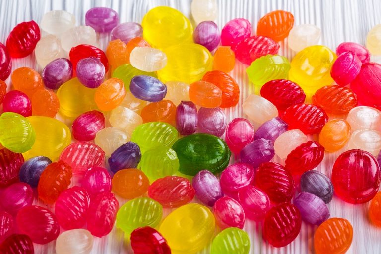 Ruba 10 euro di caramelle e viene licenziato. La Cassazione: "Giusta scelta" caramelle