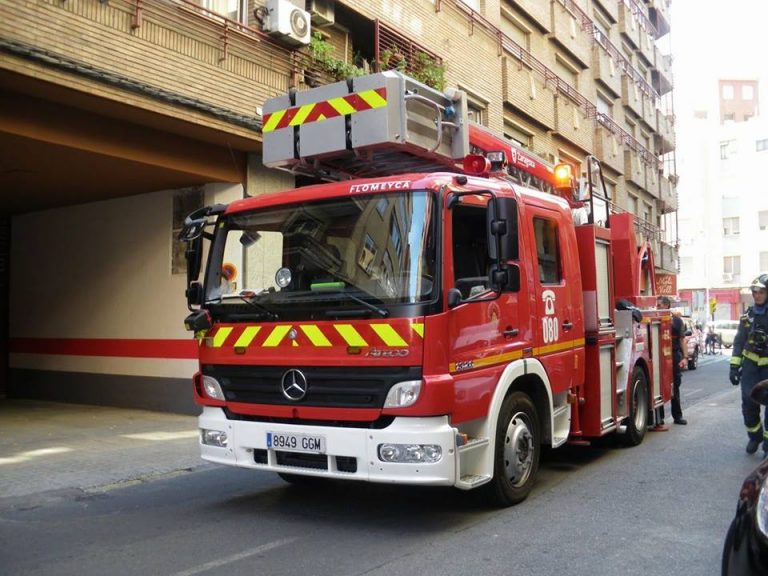 Salta dal balcone per salvarsi dalle fiamme: morta Marina, la donna soldato donna soldato