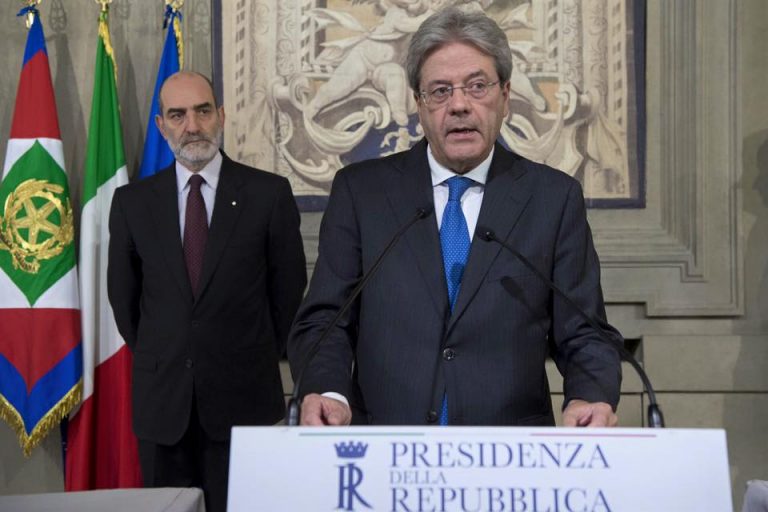 Manovra approvata, Gentiloni: 'Snella, no lacrime e sangue' gentiloni