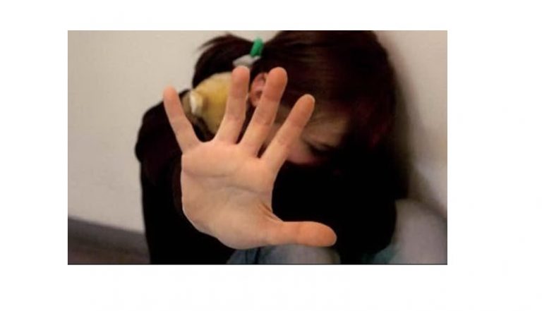 violenta la figlia