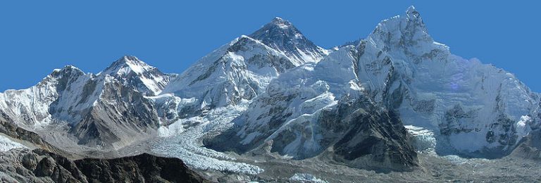 Everest, il monte più alto del mondo situato tra Nepal e Cina everest