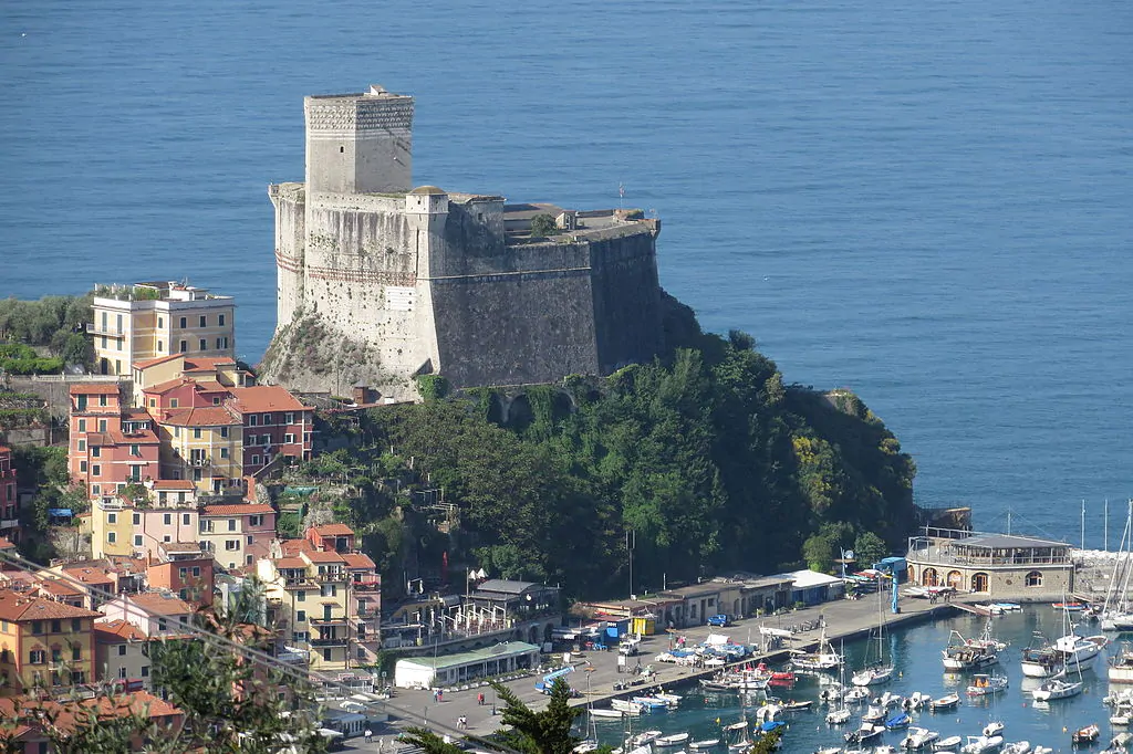 1024px Castello di Lerici Liguria