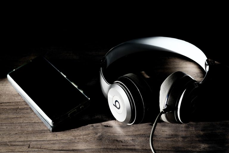 headphones-2954343_960_720