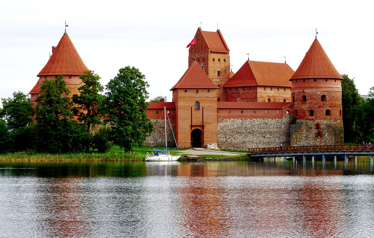trakai-castle-2719711_1280