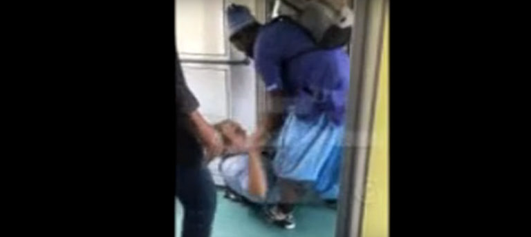 Capotreno aggredito