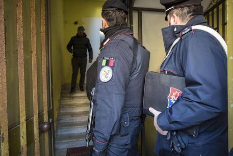 L'intervento dei carabinieri.