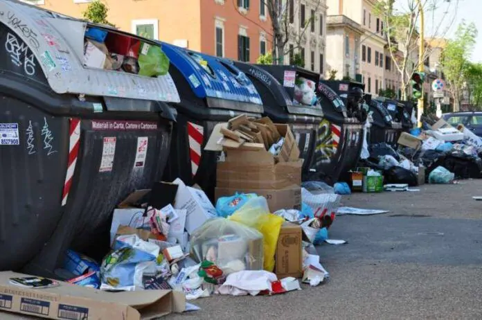 Emergenza rifiuti Roma