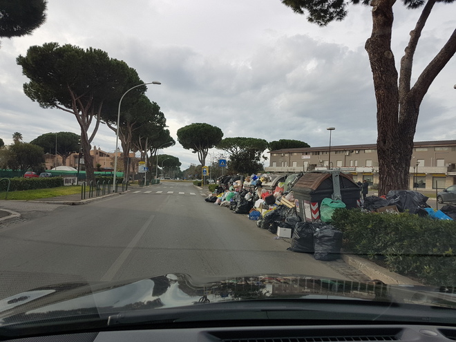 Emergenza rifiuti Roma