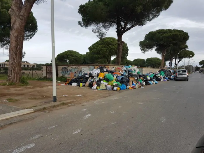 Emergenza rifiuti Roma