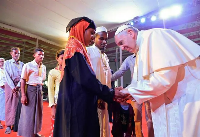 Il Papa con un gruppo di musulmani