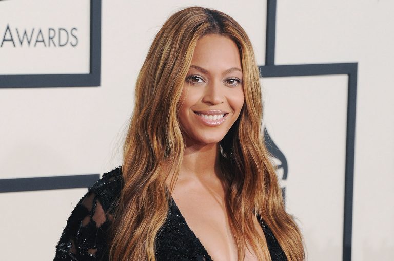 BEYONCÈ. BEYONCÈ.
