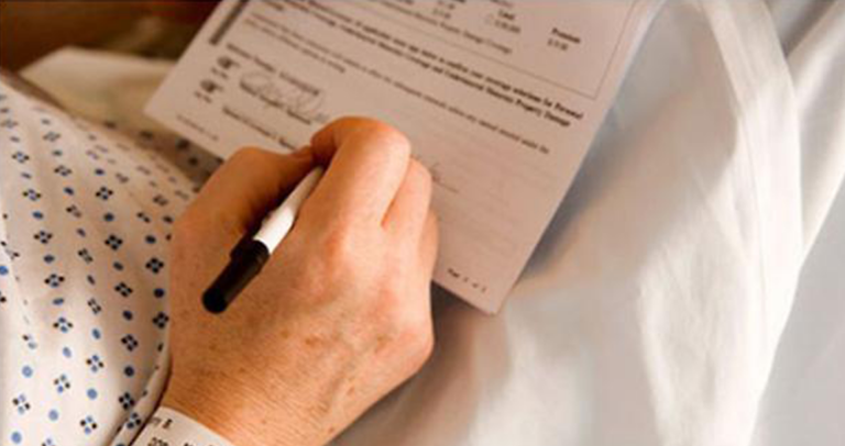 Sì finale al Biotestamento. Anche l'Italia ha una legge sul fine vita Sì finale al Biotestamento. Anche l'Italia ha una legge sul fine vita