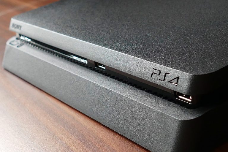 I migliori accessori PS4: guida completa