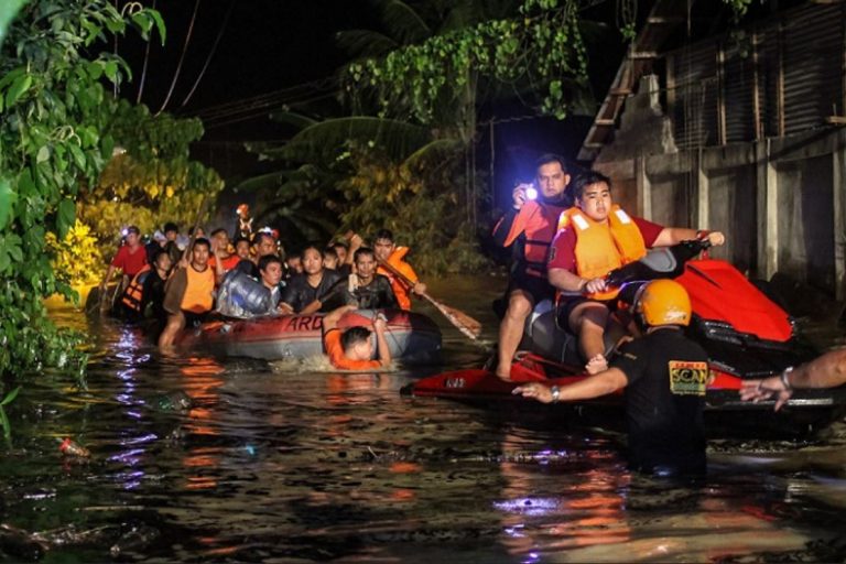 Tempesta tropicale nelle Filippine: 90 morti Tempesta tropicale nelle Filippine: 90 morti