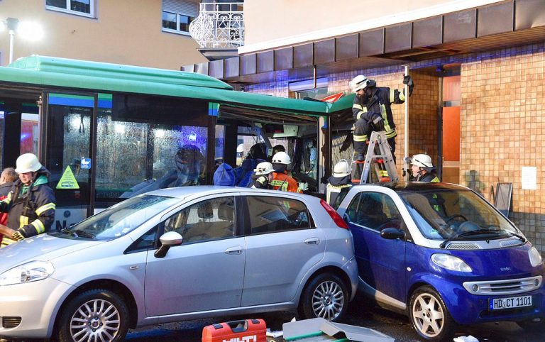 Incidente con uno scuolabus, 47 feriti Incidente con uno scuolabus, 47 feriti
