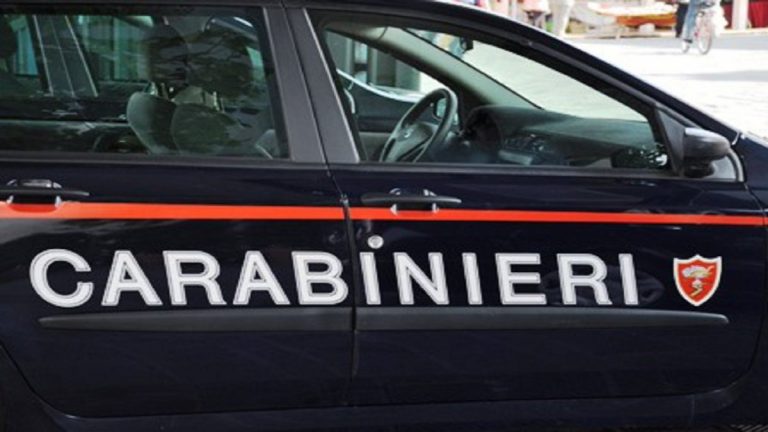 Coltellate tra marito e moglie: lui la uccide Coltellate tra marito e moglie: lui la uccide