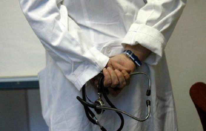 Curava il cancro col bicarbonato, condannato l'ex medico Simoncini Curava il cancro col bicarbonato, condannato l'ex medico Simoncini