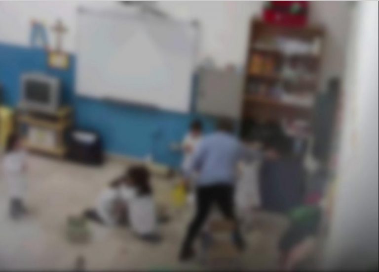 Maestra arrestata per presunti maltrattamenti provincia di Torino, è ai domiciliari Maestra arrestata per presunti maltrattamenti provincia di Torino, è ai domiciliari
