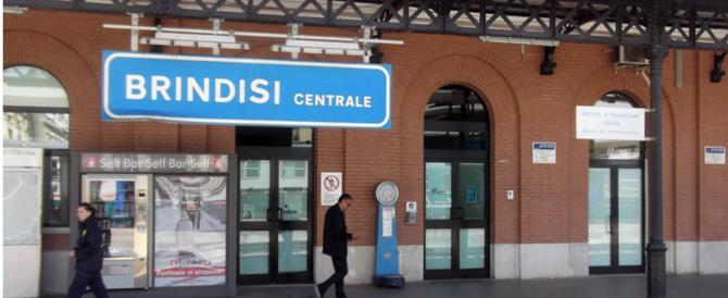 stupro stazione brindisi