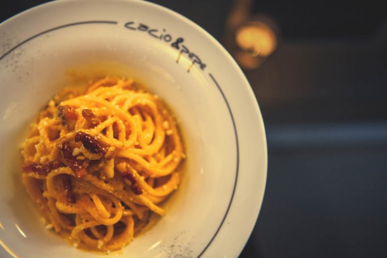 Miglor-carbonara-a-Milano cacio & pepe