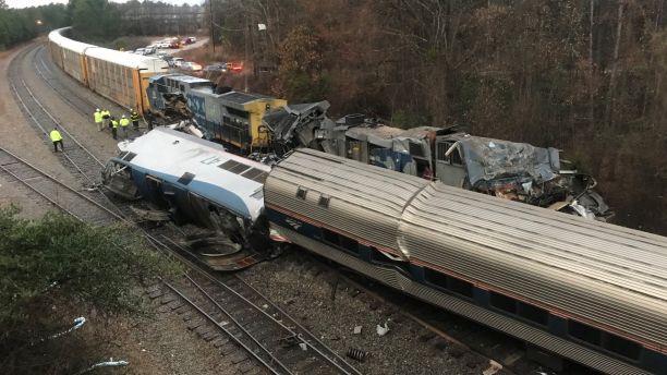 Usa, schianto fra treni in South Carolina: 2 morti e 50 feriti Usa, schianto fra treni in South Carolina: 2 morti e 50 feriti