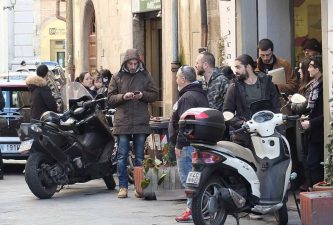 motociclista spara