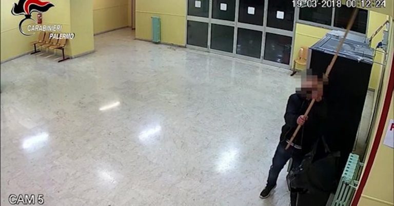ladro delle scuole