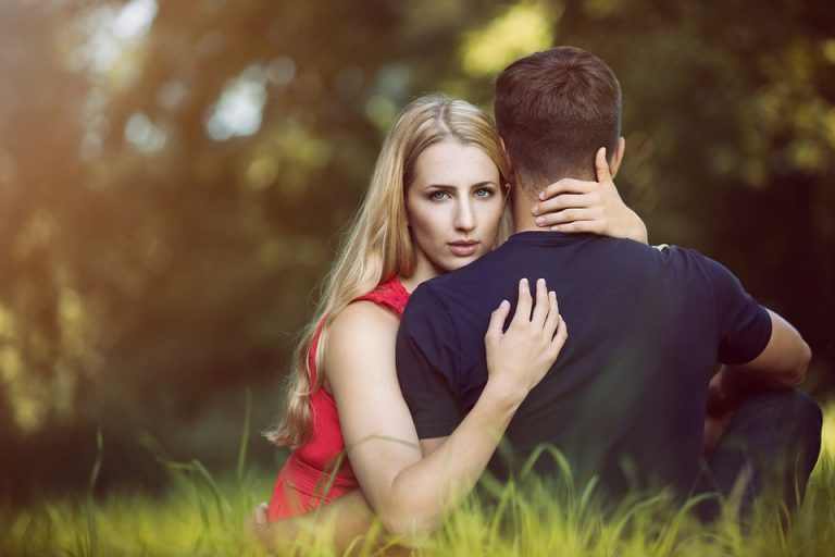Come conquistare una ragazza fidanzata: consigli utili. Come conquistare una ragazza