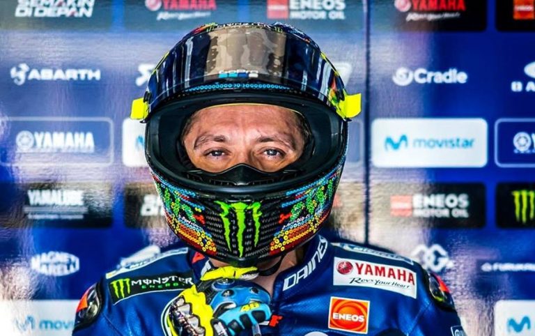 Valentino Rossi box Yamaha Valentino Rossi box Yamaha