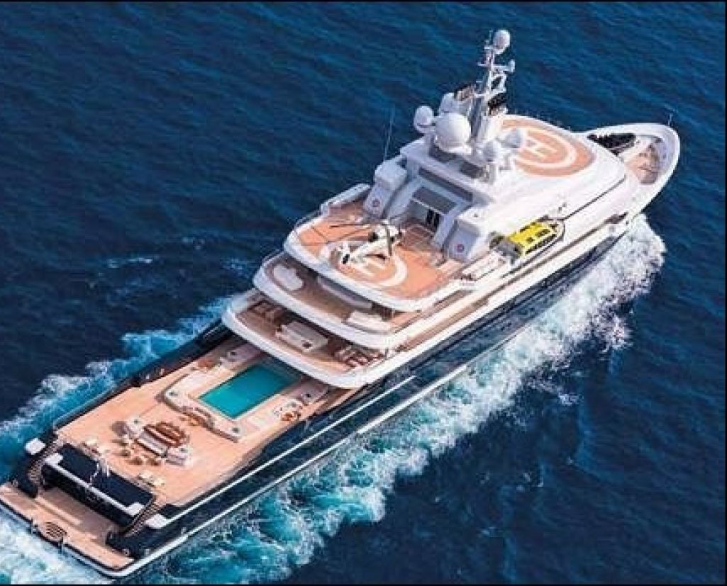 yacht
