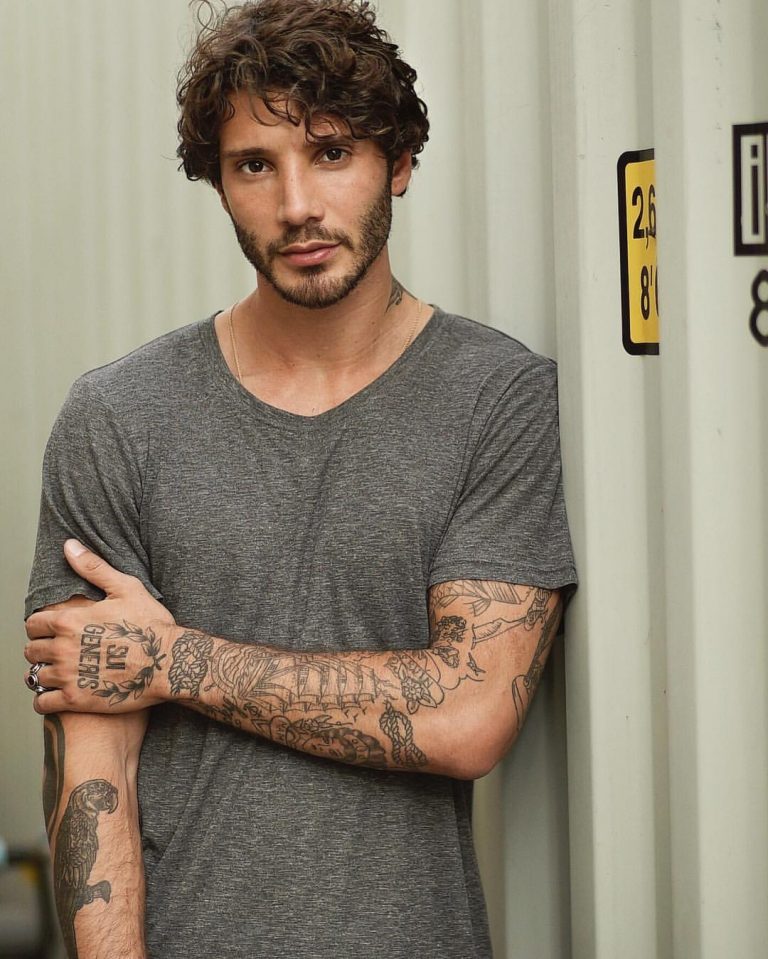 Stefano De Martino trasloca vicino a Belen