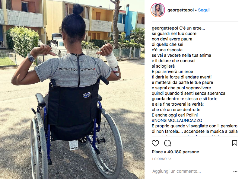 Georgette sulla sedia a rotelle