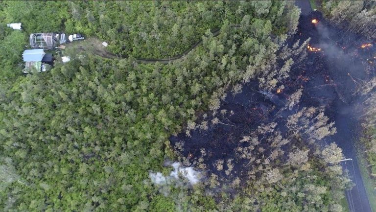 La colata di lava fuoriuscita dopo il terremoto