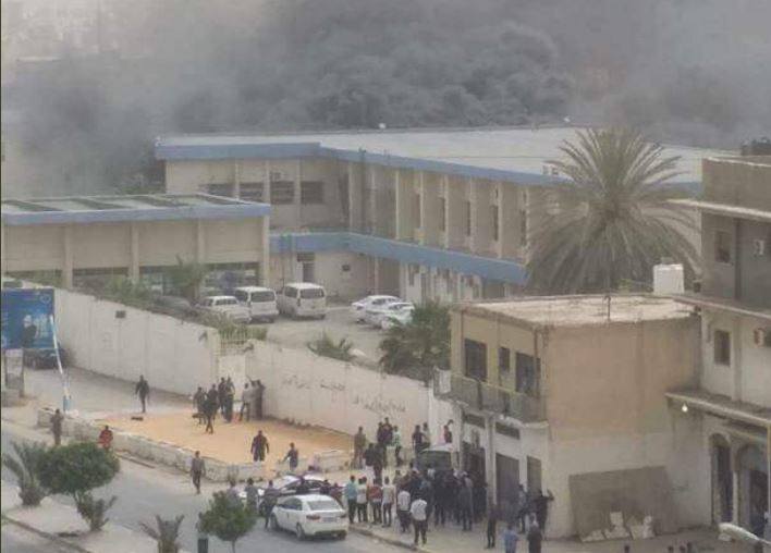 Libia - Attentato in commissione elettorale a Tripoli, 6 morti