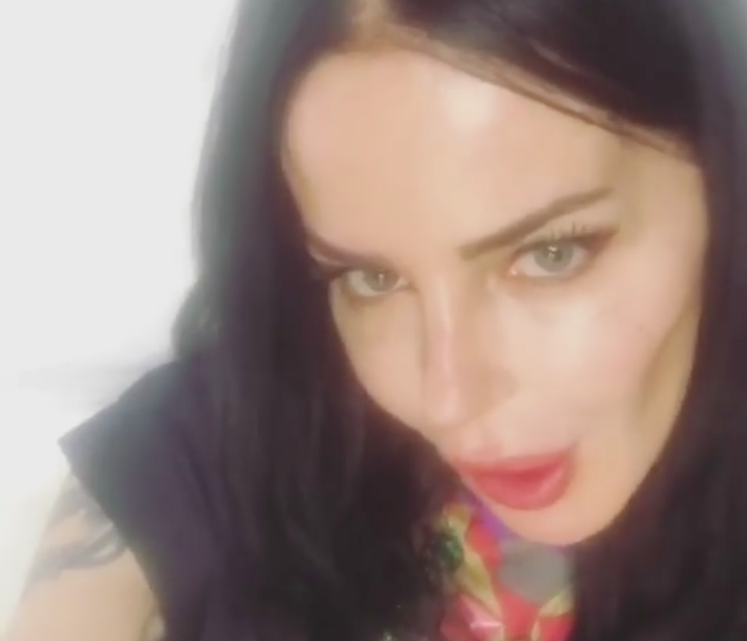 Nina Moric risponde alle accuse su Instagram