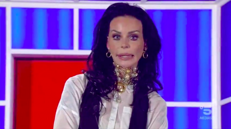 Nina Moric e le altre vittime della bellezza a ogni costo Nina Moric e le altre vittime della bellezza a ogni costo