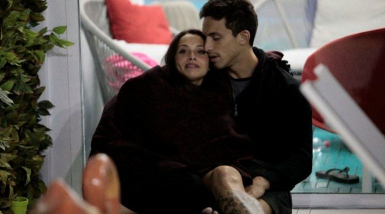 Grande Fratello 15: la regia per sbaglio inquadra Alessia Prete in bagno, e in seguito si scusa