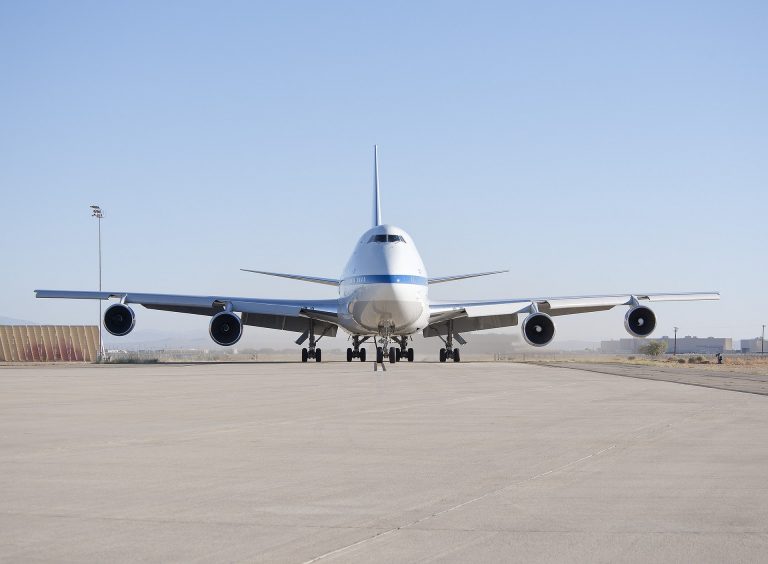 Atterraggio di emergenza a Brindisi per un Boeing 757