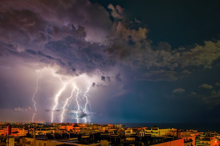 Allerta gialla: allarme temporali su tutta Italia Allerta gialla: allarme temporali su tutta Italia