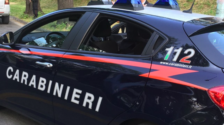Nessun funerale, corpo della zia in casa